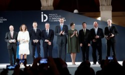 060217_conde_premios_nacionais_rozas_1 Los Reyes junto a los premiados