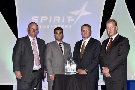 Directivos de Sofitec recogen el premio otorgado por Spirit Aerosystems