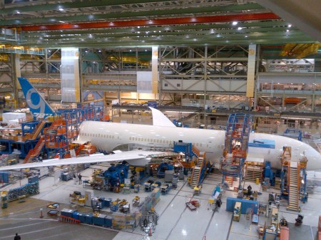 El primer Boeing 787-9 ya está en pleno proceso final de montaje.