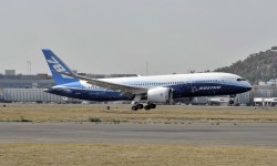 787_Mexico_001 Aterrizaje del Boeing 787 Dreamliner ZA003 en el aeropuerto de Ciudad de México.