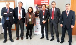9098634-14474471 De izquierda a derecha, Daniel Érice (Aernnova), Alfredo Martínez (Airbus), María José Asencio (Secretaria General de Innovación de la Junta de Andalucía), Diego García Galán (Alestis Aerospace), Joaquín Rodríguez Grau (CATEC), y Ángel Hernández (Interempresas Media).