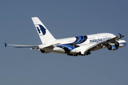 Despegue del A380 de Malaysia Airlines de Madrid con destino a Kuala Lumpur.