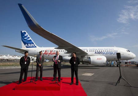 Anuncio en ILA del A320 para Air Asia