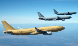 Vuelo en formación de tres Airbus Military sobre España.