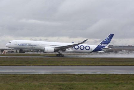 Rotación y al aire a las 10:42 de la mañana en el vuelo inaugural del Aibrus A350-1000 F-WMIL.