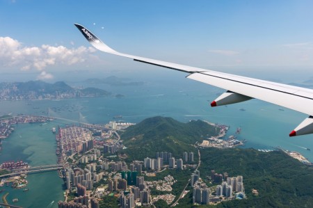 Airbus A350-900 volando sobre Hong Kong