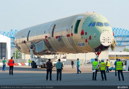 Airbus completa la primera celula de ensayos estáticos del A350 XWB