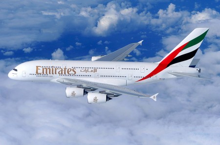 Emirates se convierte en la primera aerolínea que operará en vuelo regular el A380 en España