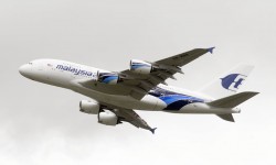 El segundo A380 de Malaysia Airlines está en la exposición estática y hace las demostraciones en vuelo.