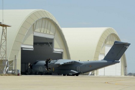 En la base de Zaragoza se han construido ya dos hangares para el mantenimiento de los A400M.