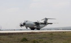 A400M ESPAÑA FAMEX El A400M del Ejército del Aire aterrizando en la Base de Santa Lucía en México