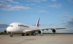 AFR_A380_02 El Airbus A380 es, interiormente, uno de los aviones más silenciosos: hasta 5 dB menos que otros aviones de largo recorrido.