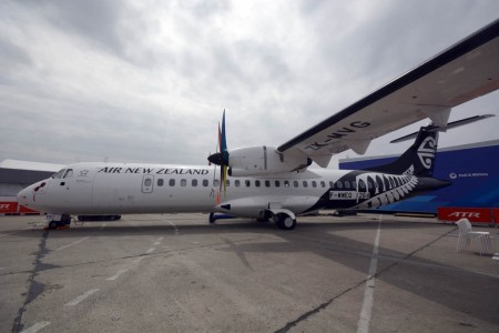 ATR además de anunciar ventas hizo entrega a Air New Zealand de este ATR 72-600 durante la celebración de Le Bourget 2015.