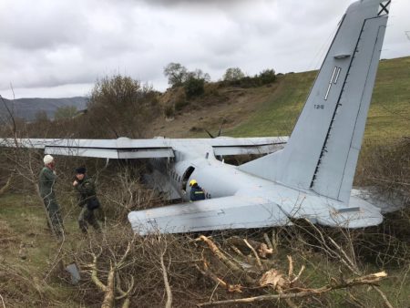 El C-295 del Ala 35 ha terminado cayendo en una vaguada al final de la pista de Santa Cilia de 850 metros de longitud.