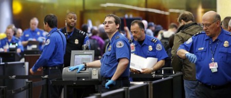 Los agentes del TSA están negociando un nuevo contrato que podría afectar a los controles en los aeropuertos de EE.UU. en Navidad