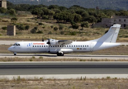 ATR 72 de Air Europa Swiftair en el aeropuerto de Palma de Mallorca.