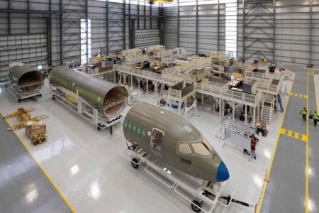 Secciones del Airbus A220 listas para su montaje en la cadena de producción de Mobile (EE.UU.).