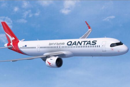 Airbus A321 con colores de Qantas.