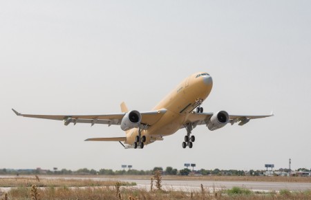 Despegue de Getafe del primer A330MRTT para Francia en su primer vuelo una vez completada su modifcación.