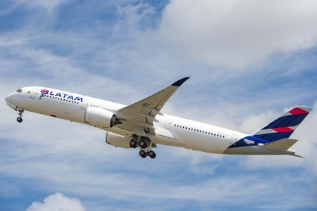 LATAM usa sus A350 en sus vuelos entre Sao Paulo y Madrid entre otras rutas.