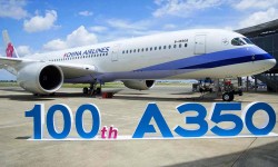 Airbus A350 número 100 El séptimo Airbus A350 de China Airlines, el ejemplar número 100 del A350 entregado por Airbus, en el centro de entregas de Toulouse.