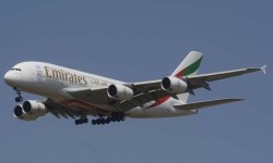 Airbus A380 Emirates Madrid "Oficialmente" sólo se conoce el precio real de un Airbus A380. Fue entregado a Emirates en 2011.