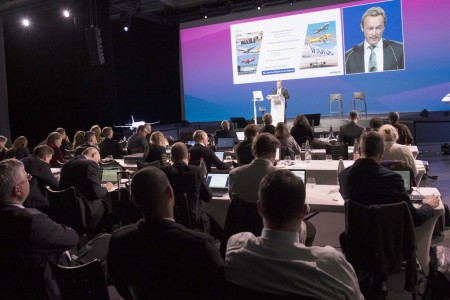 Fabrice Bregier durante un momento de su intervención para anunciar las ventas y entregas de Airbus en 2016.