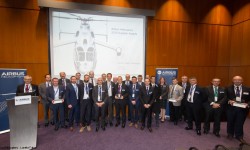 Airbus Helicopters premios excelencia 2016 Representantes de Airbus Helicopters y las empresas premiadas en la entrega de los reconocimientos.