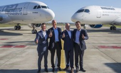 Airbus-and-Bombardier-Announce-C-Series-Partnership-007 De izquierda a Derecha, Pierre Beaudoin, presidente del consejo de Bombardier, Tom Enders, CEO de Airbus, Alain Bellemare, presidente de Bombardier y Fabrice Brégier, COO de Airbus y presidente de Airbus Commercial Aircraft.