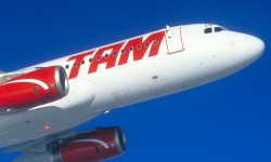 Airbus_A320_TAM_01