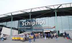 Amsterdam_Schiphol_Airport_entrance