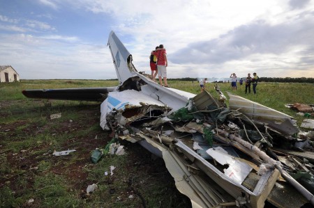 Antonov An-26 derribado en Ucrania.