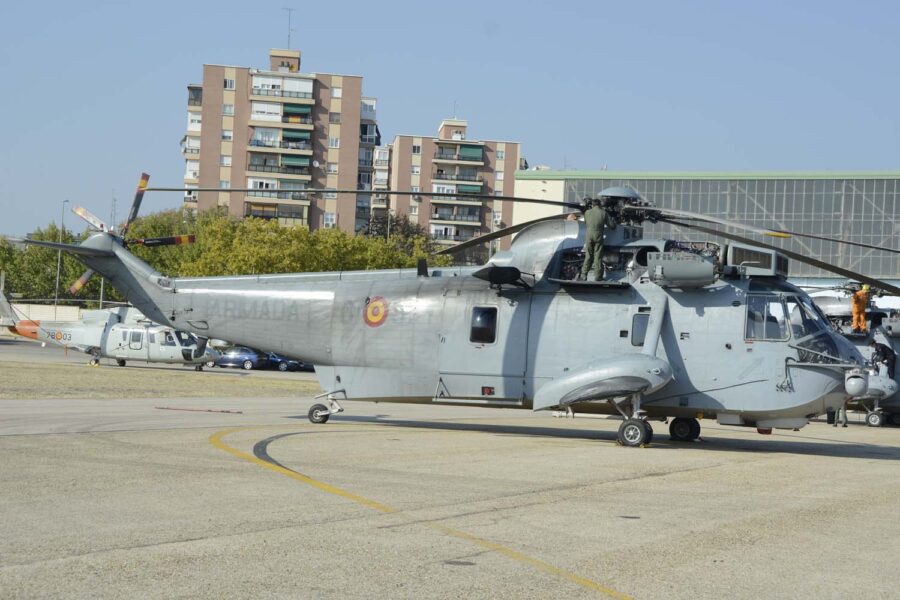 Un Sikorsky SH-3, 100 euros.