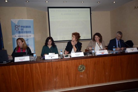 De izquierda a derecha, Rosa Rubio (UPyD), Elena Sevillano (Podemos), Olivia Alonso (USCA, moderadora del debate), Meritxell Codina (PSOE) y Juan Rubio (Ciudadanos).