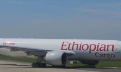 B-777F Ethiopian Airlines Boeing 777-200LFR carguero de Ethiopian que tiene ahora parada en Zaragoza.