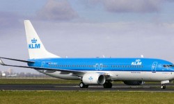 SCHIPHOL-AANKOMST 737-800 PH-BXV Boeing 737-800 de KLM