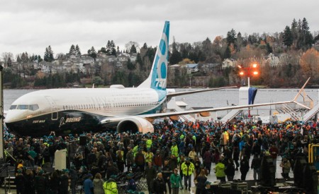 La celebración del rollout del Boeing 737 MAX ha estado reservada a los empleados de la compañía.