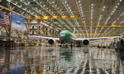 Boeing 777 linea de montaje Boeing anuncia un nuevo recorte en la producción del B-777