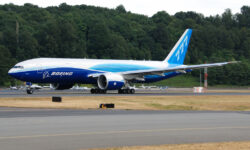 Boeing 777F en su primer vuelo