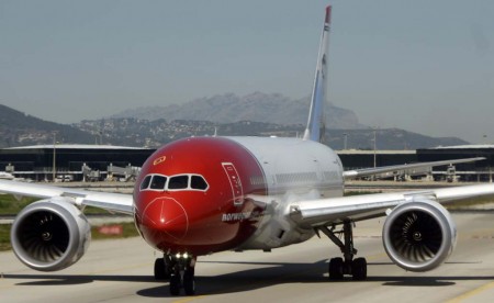 Antes de comenzar sus vuelos de largo radio desde Barcelona, Norwegian operó vuelos a y desde Oslo desde Barcelona para que el personal de la compañía adquiriese experiencia en su operación.