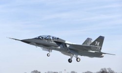 Boeing T-X primer vuelo Despegue en Saint Louis del T-X en su primer vuelo.