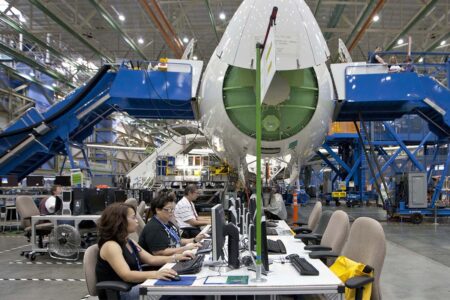 La seguridad y bienestar de los empleados es uan de las prioridades de Boeing según su informe de sostenibilidad.