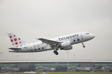 Despegue de Bruselas del A319 OO-SSO en su primer vuelo con los nuevos colores.