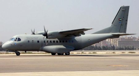 Uno de los CASA CN-235 de la Fuerza Aérea de Emiratos Árabes Unidos que serán sustituidos por los nuevos C295.