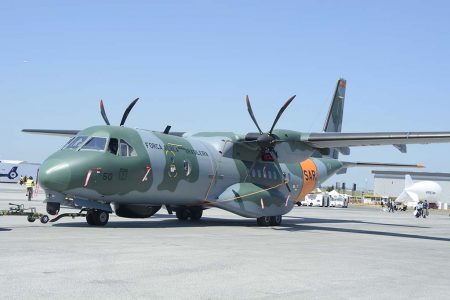 El primero de los C295 SAR de la Fuerza Aérea de Brasil hizo un periplo promocional  de cinco semanas por cuatro continentes, antes de llegar a Brasil.