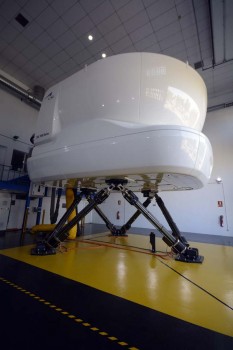 Este simulador de ATR 72-600 es el primero que pone en funcionamiento CAE en sus centros de instrucción en todo el mundo del modelo, aunque cuenta con simuladores de otras variantes de este bimotor franco-italiano.