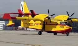 CL_415_Espana02 España cuenta con tres Canadair CL-415 que operan conjuntamente con los CL-215T.