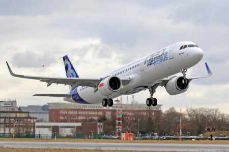 Despegue de Finkenwerder del Airbus A321neo en su primer vuelo.