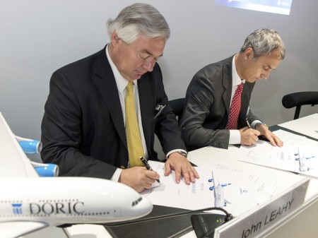 Firma del acuerdo entre Airbus y Doric
