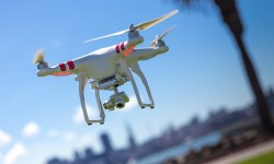 Drone-normas-básicas-LED Dron en vuelo
